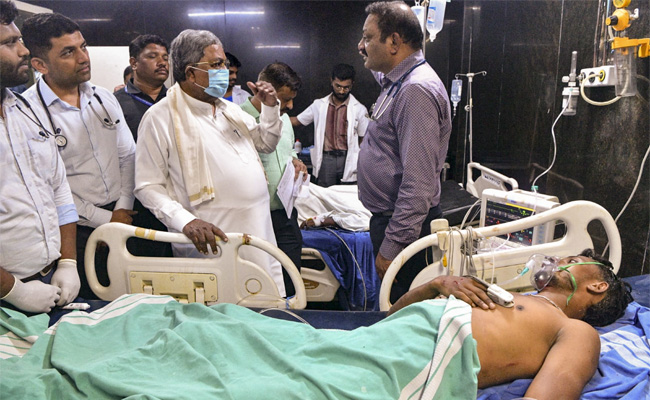 Bodies of wall collapse victims handed over to families